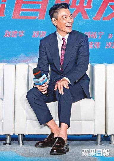 ■華仔去年8月正式復工,在北京現身電影記者會。資料圖片■華仔上次在紅館開騷已是七年前。資料圖片■華仔去年1月墮馬受傷,令去年的演唱會煞停,更休息超過半年。資料圖片 ■華仔去年8月正式復工,在北京現身電影記者會。資料圖片■華仔上次在紅館開騷已是七年前。資料圖片■華仔去年1月墮馬受傷,令去年的演唱會煞停,更休息超過半年。資料圖片