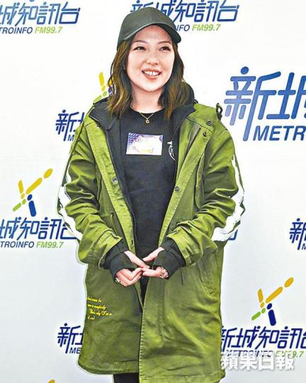 ■衛詩自爆高中時曾暗戀一位校內風頭躉。 ■衛詩自爆高中時曾暗戀一位校內風頭躉。