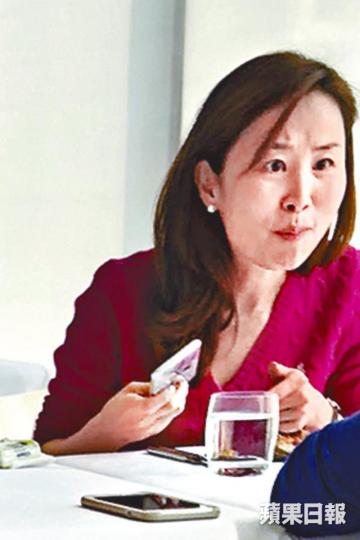 ■蘭茜被野生捕獲跟女友人食飯,心情甚佳。讀者提供圖片 ■蘭茜被野生捕獲跟女友人食飯,心情甚佳。讀者提供圖片