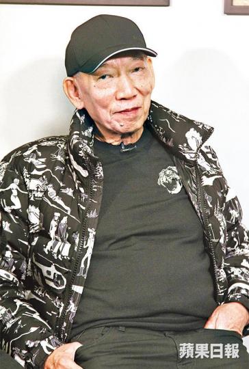 ■八爺指導奇洛李維斯演出《22世紀殺人網絡》。資料圖片
■八爺指導奇洛李維斯演出《22世紀殺人網絡》。資料圖片
