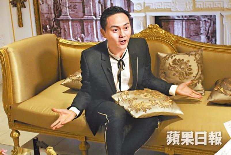 ■張智霖為靚靚的「指控」逐一解畫,又笑指靚靚一向脾氣大。■靚靚投訴張智霖不打扮,教仔又太寬鬆。■張智霖表示某程度上幾欣賞靚靚直率的性格。■結婚多年,靚靚和張智霖相處方式是互相忍讓。資料圖片■張智霖認為應該多寵魔童。■張智霖坦言和靚靚的教仔方式不同。 ■張智霖為靚靚的「指控」逐一解畫,又笑指靚靚一向脾氣大。■靚靚投訴張智霖不打扮,教仔又太寬鬆。■張智霖表示某程度上幾欣賞靚靚直率的性格。■結婚多年,靚靚和張智霖相處方式是互相忍讓。資料圖片■張智霖認為應該多寵魔童。■張智霖坦言和靚靚的教仔方式不同。
