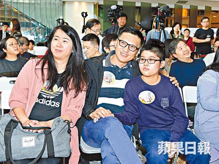 ■陳錦鴻希望囝囝透過識女仔,學懂勇於表達和溝通。
■陳錦鴻希望囝囝透過識女仔,學懂勇於表達和溝通。