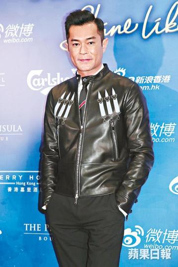■古仔前晚出席活動時,笑言不會去想奪金像獎影帝。■林峯與宣萱再合作拍《尋秦記》,大讚雙方外表沒大轉變。■阿Sa(右)表示不會因隊友阿嬌結婚而拆夥。■汪明荃及樂易玲前晚率領眾藝員出席「微博之夜」。 ■古仔前晚出席活動時,笑言不會去想奪金像獎影帝。■林峯與宣萱再合作拍《尋秦記》,大讚雙方外表沒大轉變。■阿Sa(右)表示不會因隊友阿嬌結婚而拆夥。■汪明荃及樂易玲前晚率領眾藝員出席「微博之夜」。