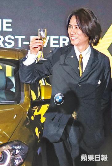 ■子華前晚出席車行活動,並宣佈今次棟篤笑後將「金盆■子華昨日凌晨拍片上載fb,強調今次是他最後一個棟篤笑,亦不會有巡迴。互聯網圖片■子華的棟篤笑一直深受港人歡迎,近年的場次皆一票難求。資料圖片 ■子華前晚出席車行活動,並宣佈今次棟篤笑後將「金盆■子華昨日凌晨拍片上載fb,強調今次是他最後一個棟篤笑,亦不會有巡迴。互聯網圖片■子華的棟篤笑一直深受港人歡迎,近年的場次皆一票難求。資料圖片