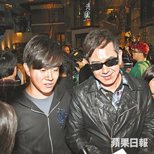 ■軒仔也為契爺秋生感到開心。資料圖片
■軒仔也為契爺秋生感到開心。資料圖片