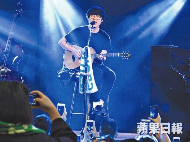 ■盧廣仲在台上自爆心靈脆弱。 ■盧廣仲在台上自爆心靈脆弱。