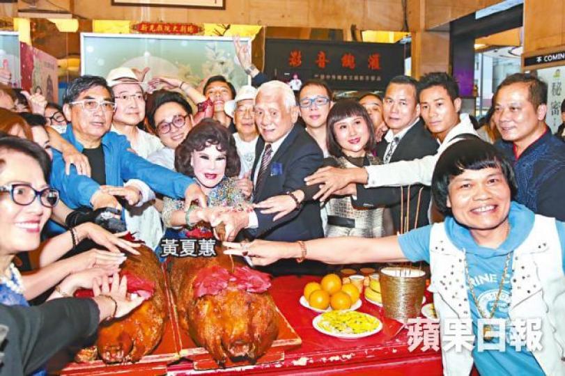 ■黃夏蕙吹雞搞慈善騷,爆出祥嫂不滿安排而辭演。■邵音音踢爆夏蕙姨安排混亂,晏晝場次更因重複劃位搞出打架事件。祥嫂 資料圖片 ■黃夏蕙吹雞搞慈善騷,爆出祥嫂不滿安排而辭演。■邵音音踢爆夏蕙姨安排混亂,晏晝場次更因重複劃位搞出打架事件。祥嫂 資料圖片