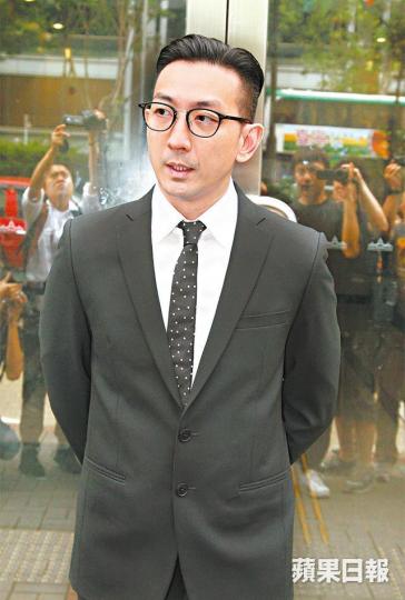 ■李璨琛昨日被判停牌一年及一百二十小時社會服務令,坦言判刑前感到緊張。■李璨琛因酒駕惹禍,導致太太擔心。互聯網圖片■李璨琛囡囡上月出世,他不時在社交網貼湊女照片。■昨日上庭後,李璨琛貼出幫囡囡沖涼照。 ■李璨琛昨日被判停牌一年及一百二十小時社會服務令,坦言判刑前感到緊張。■李璨琛因酒駕惹禍,導致太太擔心。互聯網圖片■李璨琛囡囡上月出世,他不時在社交網貼湊女照片。■昨日上庭後,李璨琛貼出幫囡囡沖涼照。
