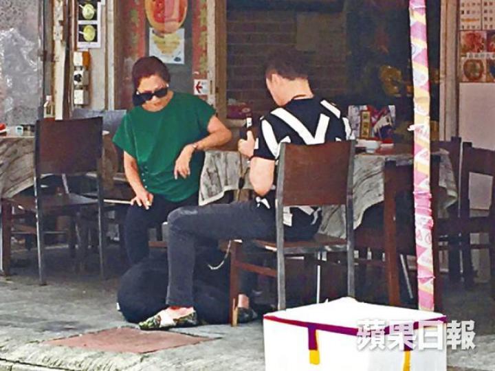 ■艾威同太太養咗Sashimi後,做咗狗奴。讀者提供圖片■艾威一得閒就同Sashimi去玩,更笑言似發哥出巡。互聯網圖片發哥 資料圖片 ■艾威同太太養咗Sashimi後,做咗狗奴。讀者提供圖片■艾威一得閒就同Sashimi去玩,更笑言似發哥出巡。互聯網圖片發哥 資料圖片