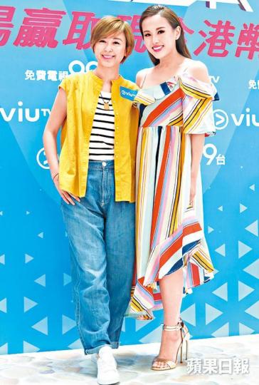 ■唐寧(左)昨日在活動上,與楊洛婷大談母親節趣事。 ■唐寧(左)昨日在活動上,與楊洛婷大談母親節趣事。