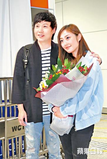 ■啤梨與太太Michelle日前搭郵輪返港,笑說在當地過得似皇帝、皇后。 ■啤梨與太太Michelle日前搭郵輪返港,笑說在當地過得似皇帝、皇后。