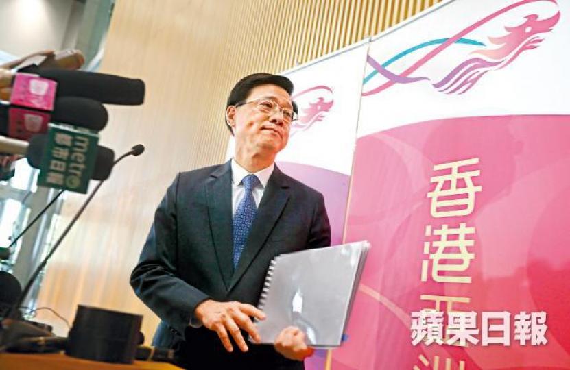 ■保安局長李家超拒交代民族黨危害國家安全的理據。朱永倫攝■香港民族黨批評港府打壓港獨和民族運動純粹是政治決定；圖為該黨召集人陳浩天。資料圖片