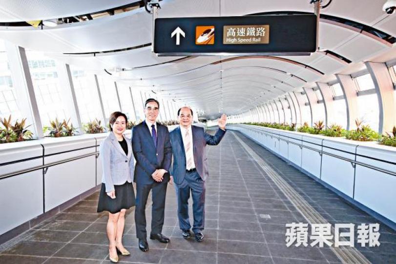 ■港鐵昨稱有多條天橋接通西九站。