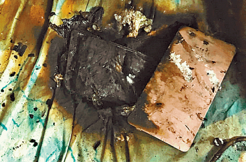 ■涉事尿袋充電期間爆炸,嚴重焚毀。受訪者提供圖片 ■涉事尿袋充電期間爆炸,嚴重焚毀。受訪者提供圖片