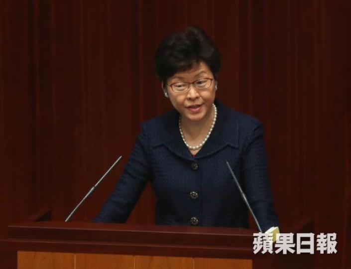 ■林鄭月娥若繼續無視土生土長香港人的住屋需要,即使增建大量公屋,社會將繼續撕裂。 資料圖片 ■林鄭月娥若繼續無視土生土長香港人的住屋需要,即使增建大量公屋,社會將繼續撕裂。 資料圖片