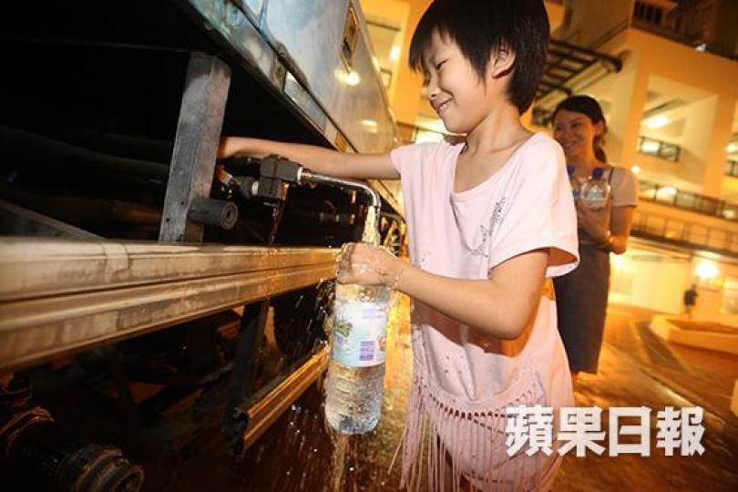 ■葵涌葵翠邨早前爆出食水樣本含鉛量超標。資料圖片 ■葵涌葵翠邨早前爆出食水樣本含鉛量超標。資料圖片