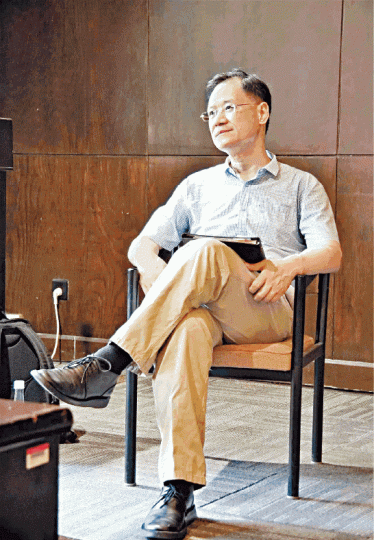 ■許章潤教授萬言諫書批中共,轟動海內外。 ■許章潤教授萬言諫書批中共,轟動海內外。