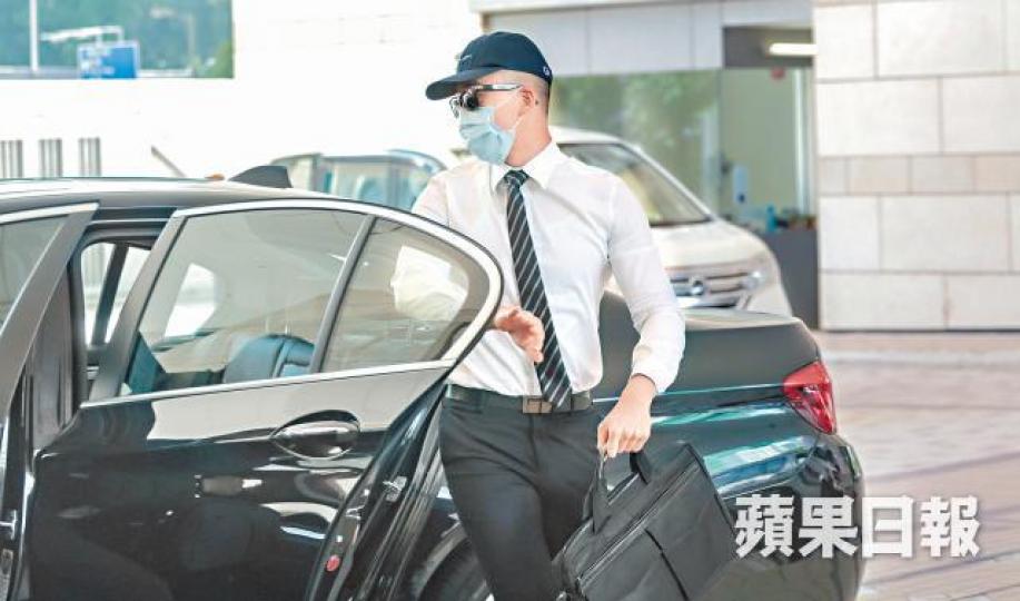 ■警員朱灝立承認20項偷拍控罪,事主包括警署女職員。黃耀興攝 ■警員朱灝立承認20項偷拍控罪,事主包括警署女職員。黃耀興攝