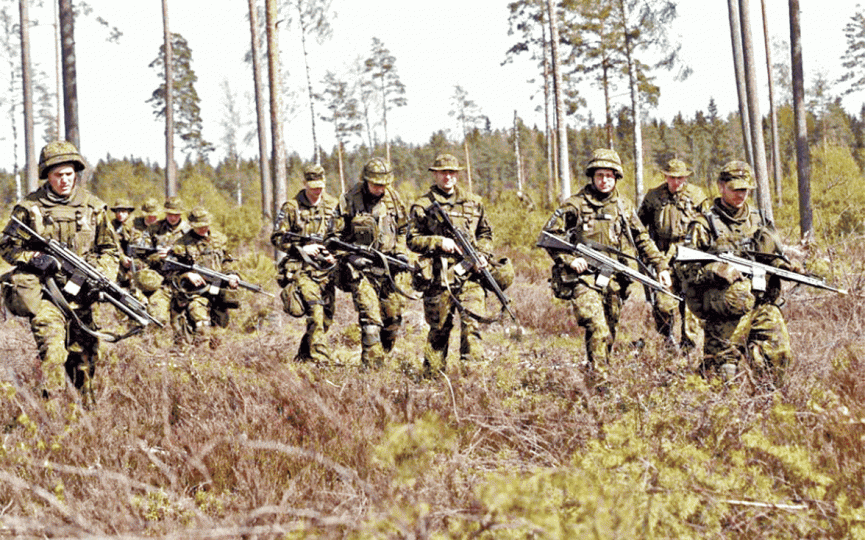 ■愛沙尼亞軍人參與2015年北約軍事演習。互聯網 ■愛沙尼亞軍人參與2015年北約軍事演習。互聯網