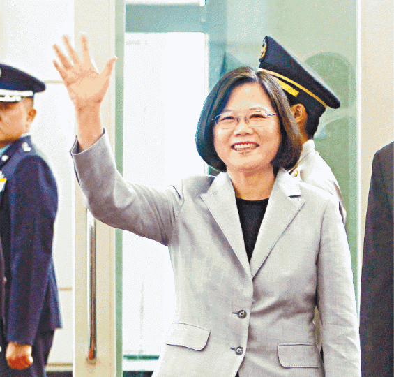 ■蔡英文昨日再度外訪。美聯社■蔡英文過去訪美時得到僑胞歡迎。■洛杉磯華人將組織僑胞抗議蔡英文過境。 ■蔡英文昨日再度外訪。美聯社■蔡英文過去訪美時得到僑胞歡迎。■洛杉磯華人將組織僑胞抗議蔡英文過境。