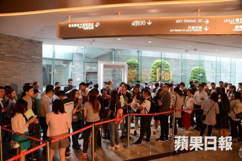 ■元朗PARK YOHO Milano過去的周六售出111伙。 ■元朗PARK YOHO Milano過去的周六售出111伙。