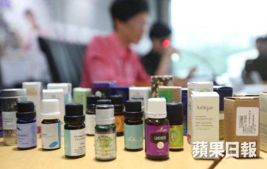 ■消委會測試30款香薰精油,發現全數含有致敏物。馬泉崇攝 ■消委會測試30款香薰精油,發現全數含有致敏物。馬泉崇攝