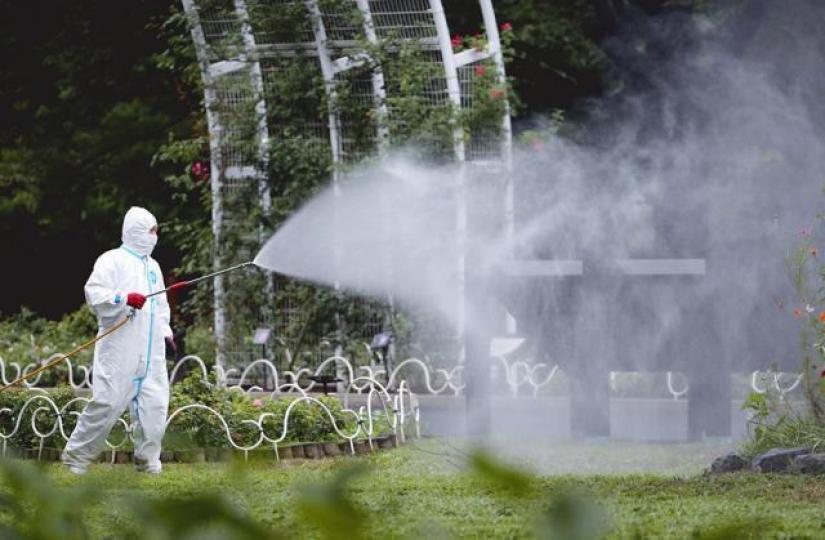 ■日本於2014年9月爆發登革熱疫情,其後封鎖代代木公園滅蚊。資料圖片 ■日本於2014年9月爆發登革熱疫情,其後封鎖代代木公園滅蚊。資料圖片