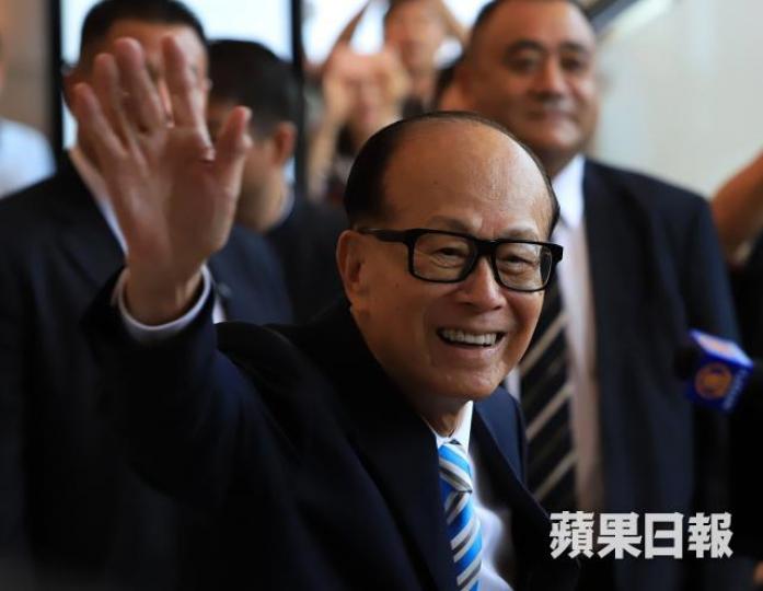 李嘉誠宣佈退休後,長實股價不振,在一眾藍籌地產股中,年初至今累計跌幅最大。 資料圖片 李嘉誠宣佈退休後,長實股價不振,在一眾藍籌地產股中,年初至今累計跌幅最大。 資料圖片