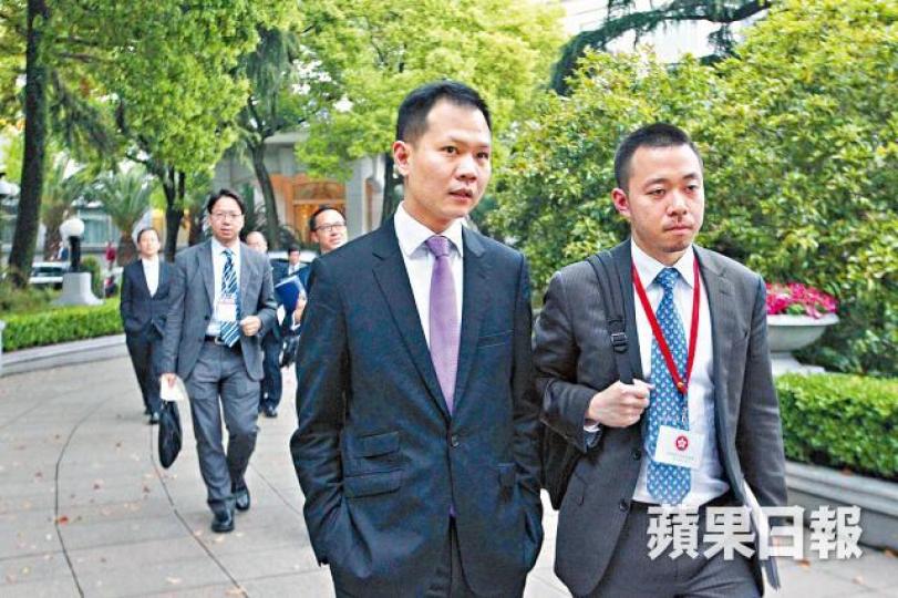 2015年4月法律界立法會議員郭榮鏗(右二)隨大律師公會訪京。 2015年4月法律界立法會議員郭榮鏗(右二)隨大律師公會訪京。
