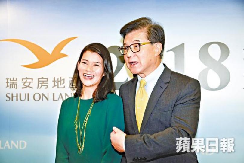 羅康瑞(右)話絕對唔係自己建議阿女羅寶瑜(左)埋班。何耀勤攝 羅康瑞(右)話絕對唔係自己建議阿女羅寶瑜(左)埋班。何耀勤攝