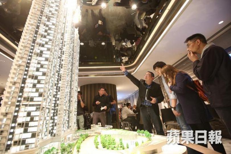 香港樓價上升結構並沒有改變,多資金、少借貸、供應不足,所以「不買樓的風險」仍是頗高。 資料圖片 香港樓價上升結構並沒有改變,多資金、少借貸、供應不足,所以「不買樓的風險」仍是頗高。 資料圖片