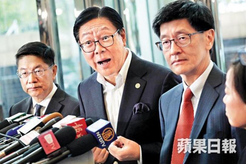 港鐵主席馬時亨(左二) 港鐵主席馬時亨(左二)