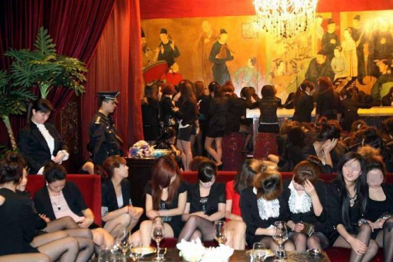 覃輝經營的北京頂級夜總會「天上人間」早年被查封。資料圖片 覃輝經營的北京頂級夜總會「天上人間」早年被查封。資料圖片