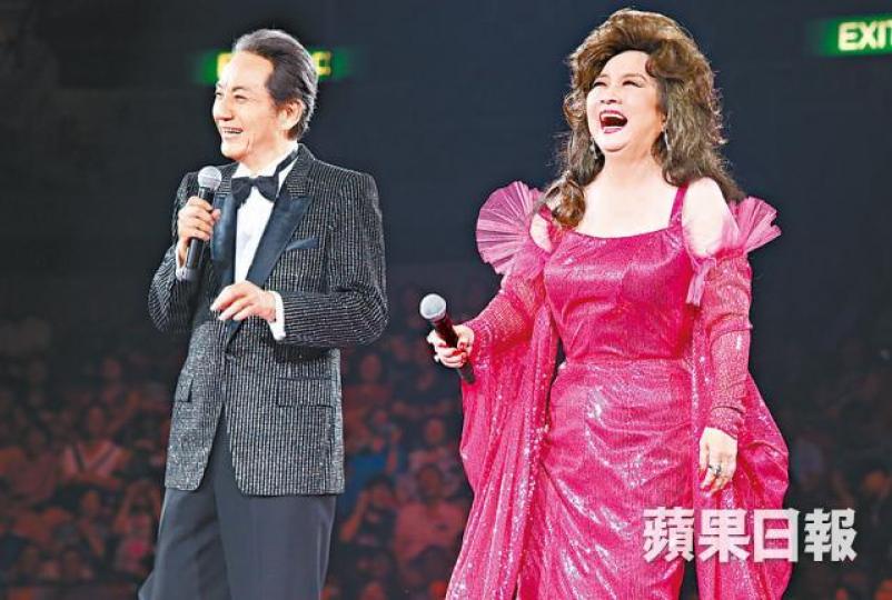 徐小鳳笑言媽咪會煲湯給青山飲,但自己得月尾出糧先飲到。 徐小鳳笑言媽咪會煲湯給青山飲,但自己得月尾出糧先飲到。