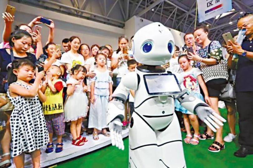 亞投金融取得內地一個法律機器人的銷售代理權。 亞投金融取得內地一個法律機器人的銷售代理權。