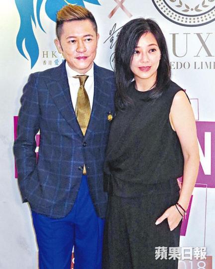蘇志威夫婦昨日出席慈善活動時,表示不擔心女兒到大阪升學。 蘇志威夫婦昨日出席慈善活動時,表示不擔心女兒到大阪升學。