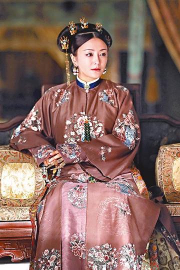 「富察皇后」秦嵐曾試鏡參演《如懿傳》丫鬟一角,但名落孫山。資料圖片「爾晴」蘇青曾有份試鏡。資料圖片曾一萱最終演出丫鬟阿箬一角。微博圖片《如懿傳》試鏡相牆上顯示吳謹言、秦嵐均曾試鏡。微博圖片【98年】經典劇集《還珠格格》曾多次翻拍。互聯網圖片 「富察皇后」秦嵐曾試鏡參演《如懿傳》丫鬟一角,但名落孫山。資料圖片「爾晴」蘇青曾有份試鏡。資料圖片曾一萱最終演出丫鬟阿箬一角。微博圖片《如懿傳》試鏡相牆上顯示吳謹言、秦嵐均曾試鏡。微博圖片【98年】經典劇集《還珠格格》曾多次翻拍。互聯網圖片