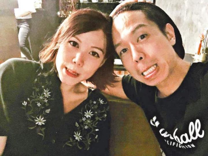 Dash前日與Joan正式註冊,不過不打算公開婚禮相。互聯網圖片 Dash前日與Joan正式註冊,不過不打算公開婚禮相。互聯網圖片