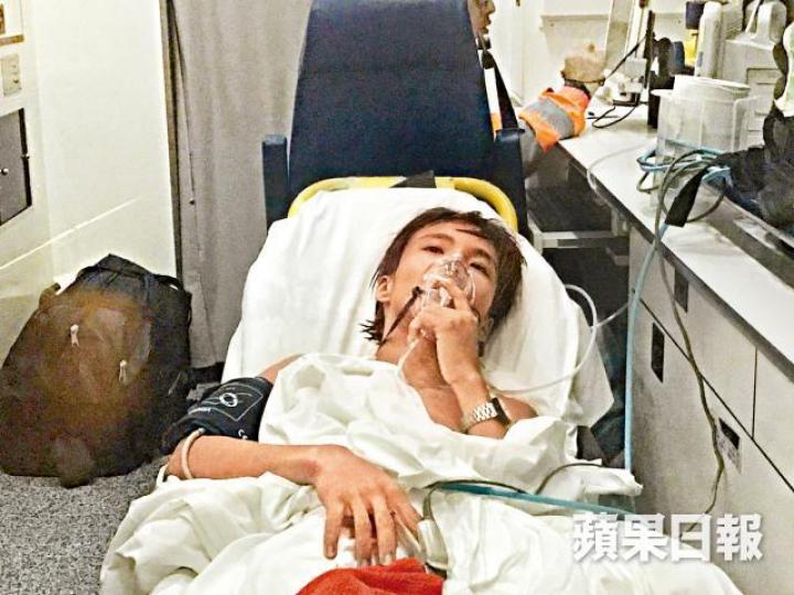 林嘉偉獲救時曾聲稱玩手機不慎墮海。資料圖片詹詠嵐去年初設靈,父親「盲亨」詹昌盛在場打點。被告與詹詠嵐死前一同買打火機,並刻上名字、相識及自殺的日子。朱永倫攝 林嘉偉獲救時曾聲稱玩手機不慎墮海。資料圖片詹詠嵐去年初設靈,父親「盲亨」詹昌盛在場打點。被告與詹詠嵐死前一同買打火機,並刻上名字、相識及自殺的日子。朱永倫攝