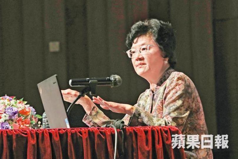 拔萃女書院校長劉靳麗娟稱校方並非只着重成績。 拔萃女書院校長劉靳麗娟稱校方並非只着重成績。
