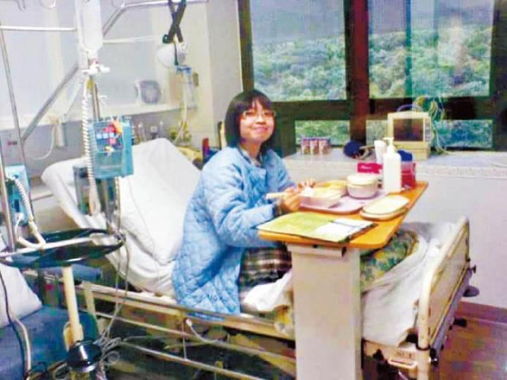 阿山7年前入手術室接受骨髓移植前留影。受訪者提供圖片康復後阿山已重返球隊練習,定期出賽。 阿山7年前入手術室接受骨髓移植前留影。受訪者提供圖片康復後阿山已重返球隊練習,定期出賽。