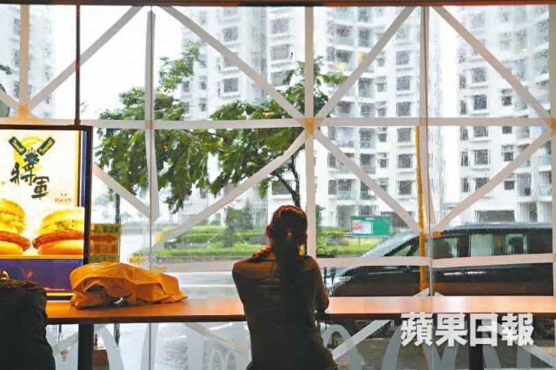 「山竹」襲港吹毀民居，家居保可彌補部份損失。資料圖片