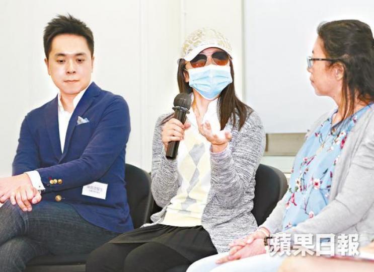 Esther(中)因患銀屑病放棄跳舞,醫生陳俊彥籲大眾勿歧視。陳善南攝
Esther(中)因患銀屑病放棄跳舞,醫生陳俊彥籲大眾勿歧視。陳善南攝