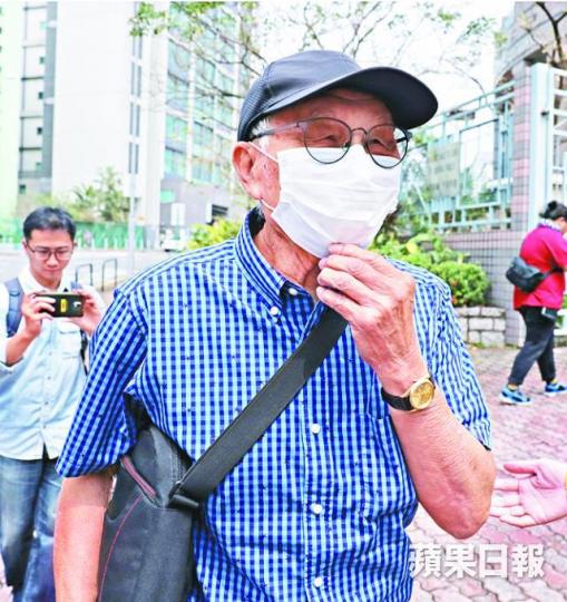 曾任田徑教練的被告昨出庭應訊。 曾任田徑教練的被告昨出庭應訊。