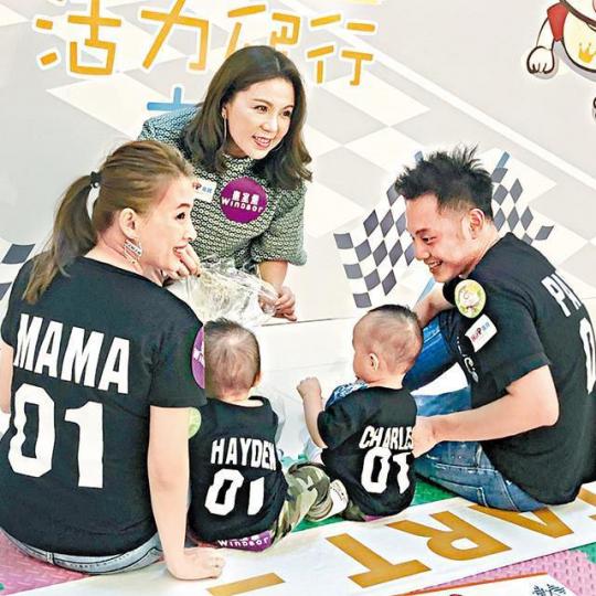 劉美娟見到BB,就展露媽媽笑容。 劉美娟見到BB,就展露媽媽笑容。