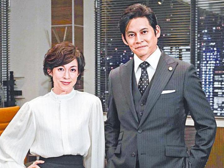 織田裕二和鈴木保奈美再次合體拍新劇《Suits》,粉絲不無暗嘆歲月催人。 織田裕二和鈴木保奈美再次合體拍新劇《Suits》,粉絲不無暗嘆歲月催人。