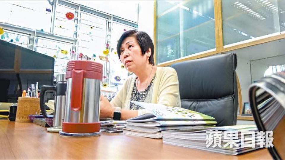 校長薛鳳鳴承認過去七年處理澳元遊學團收入上「唔夠完善」。
