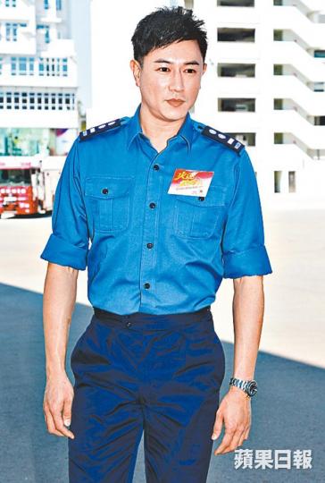陳鍵鋒近年頻頻北上賺人仔,他昨表示不怕內地限酬令。 陳鍵鋒近年頻頻北上賺人仔,他昨表示不怕內地限酬令。