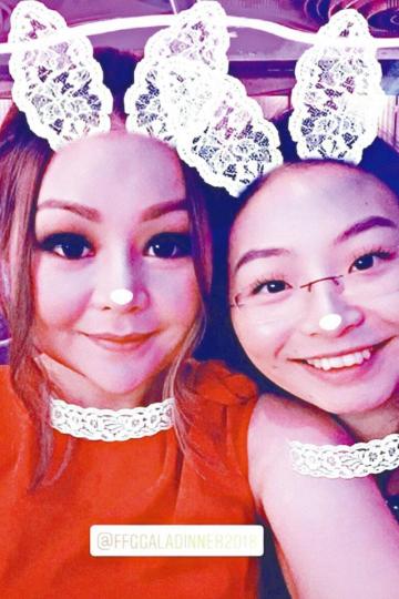 梁齊昕(左)和妹妹梁頌昕玩app,化身成為兔女郎。互聯網圖片張玉珊擔心被人笑,因此無意再拍戲。汪氏姊妹表示忙於照顧子女。 梁齊昕(左)和妹妹梁頌昕玩app,化身成為兔女郎。互聯網圖片張玉珊擔心被人笑,因此無意再拍戲。汪氏姊妹表示忙於照顧子女。