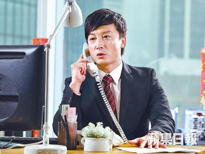 小方昨日拍節目飾演倫敦金騙徒,表示擔心出街被人鬧。 小方昨日拍節目飾演倫敦金騙徒,表示擔心出街被人鬧。